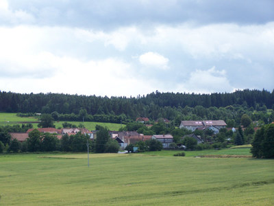 Pohled na obec Žernovice od Dubovic